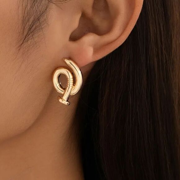 New Golden Twisted Nail Stud Fashion Earrings - Picture 2 of 6